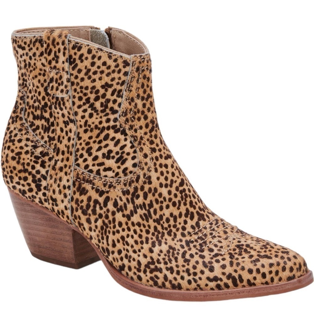 New In Box DOLCE VITA Silma Leopard Calf Hair Booties Boots Size 6.5 Leather